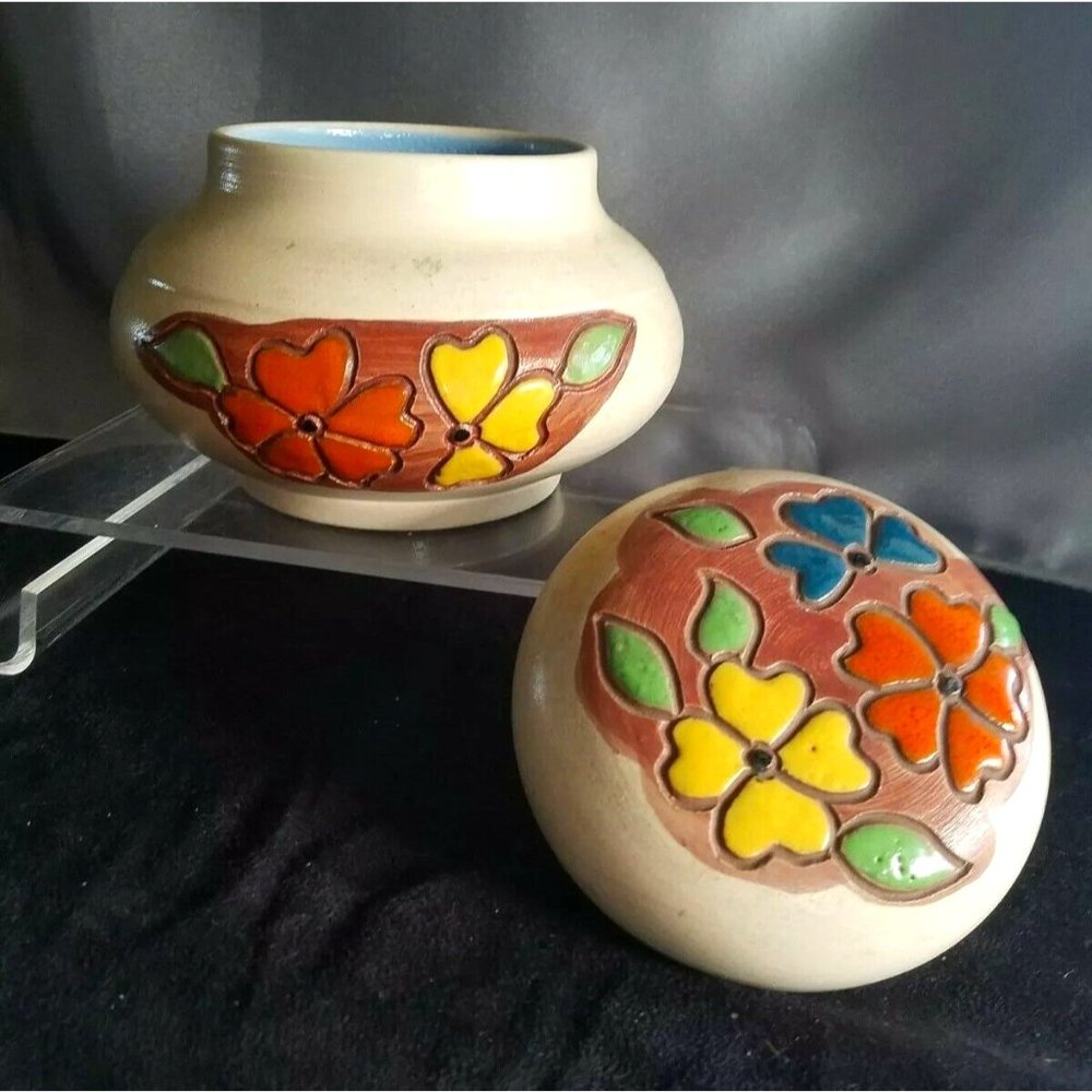 South America Handcrafted Pottery Ginger Jar with lid enamel flowers